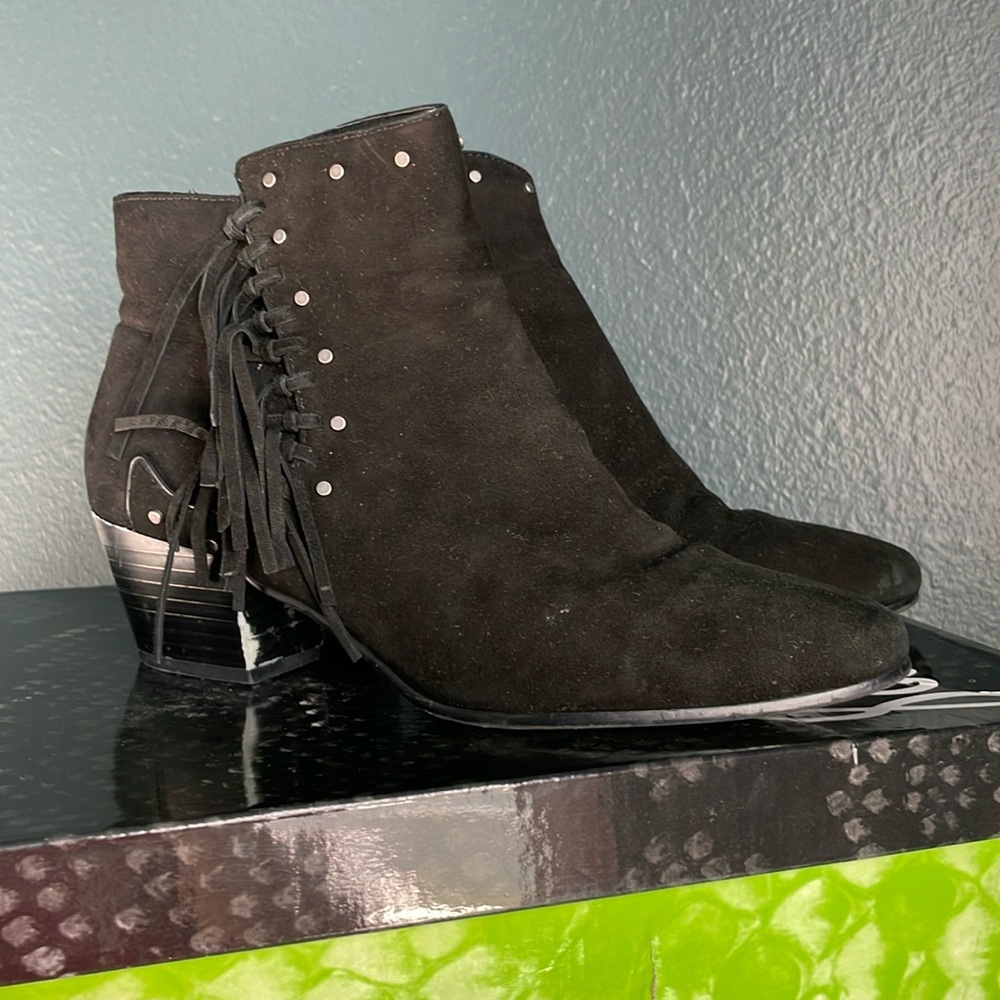 $5💕 SAM EDELMAN Suede Ankle Bootsies w Fringe